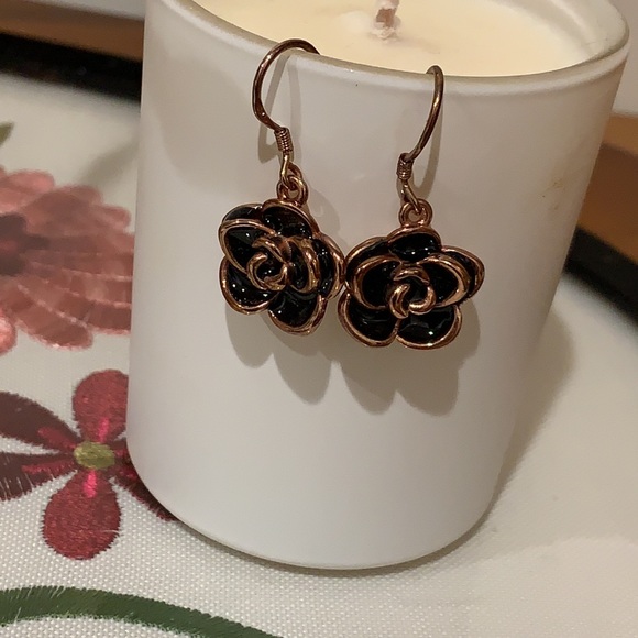 Jewelry - Rose gold and black enamel earrings